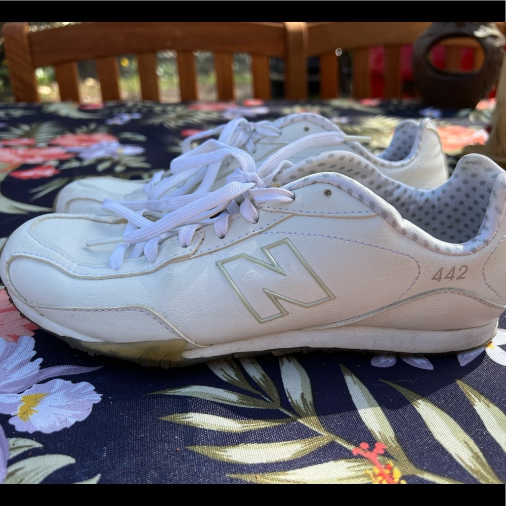 New balance shoes white 442 size 8